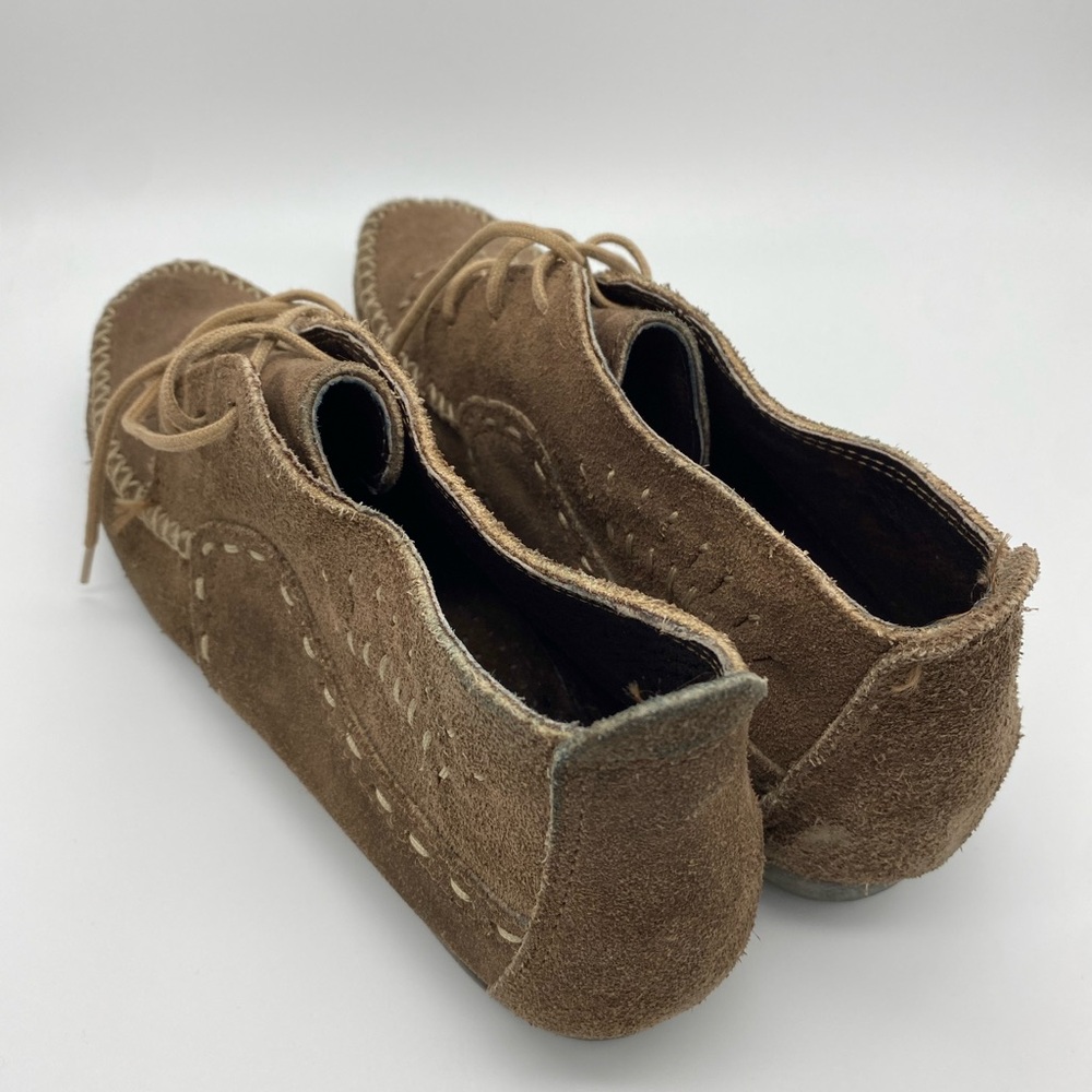 Minnetonka Moccasins Stitched Suede Lace-up Chukka Shoes
